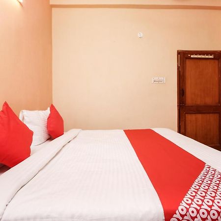 Oyo Hotel Apoorva Deluxe Jaipur Exteriör bild
