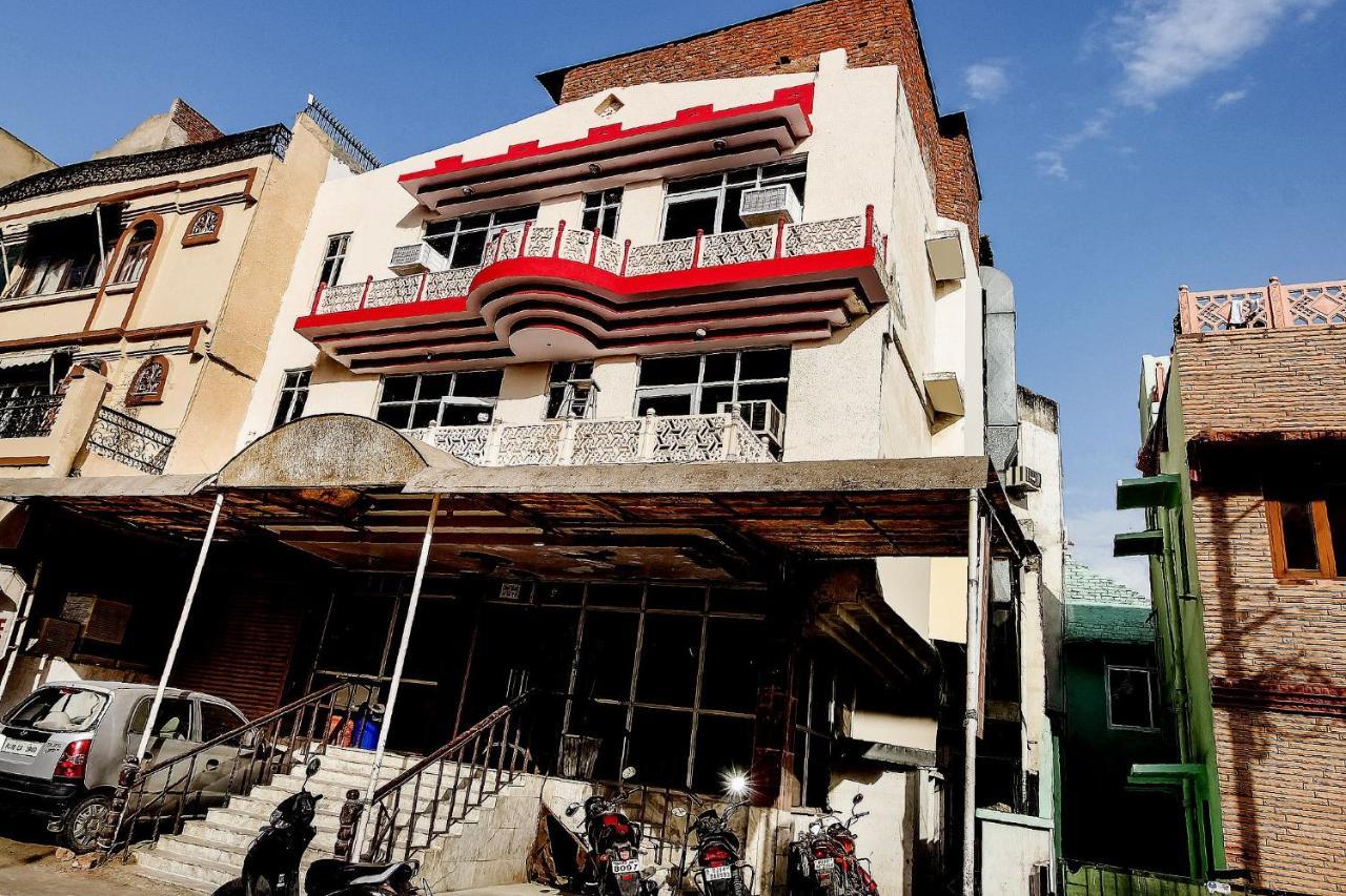 Oyo Hotel Apoorva Deluxe Jaipur Exteriör bild